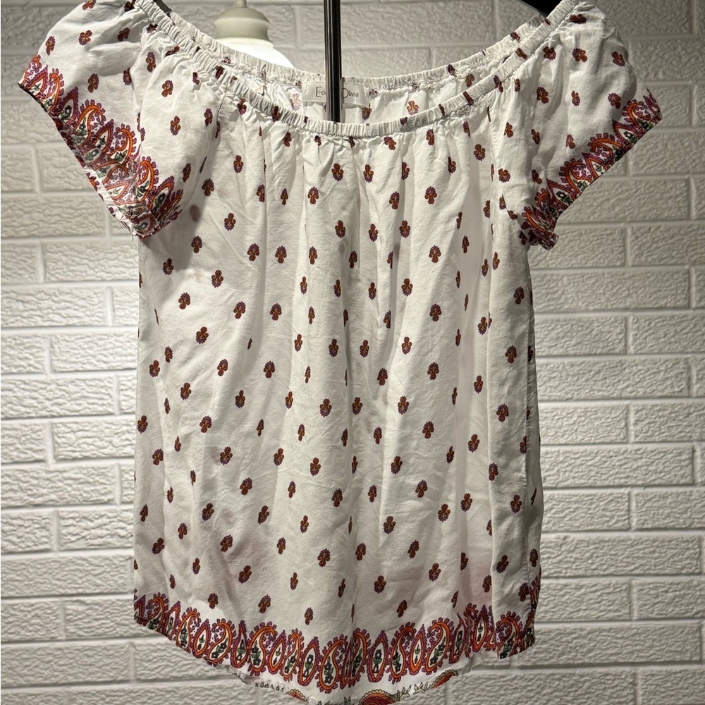 Eden & Olivia White and Red‎ Flutter Sleeve Blouse